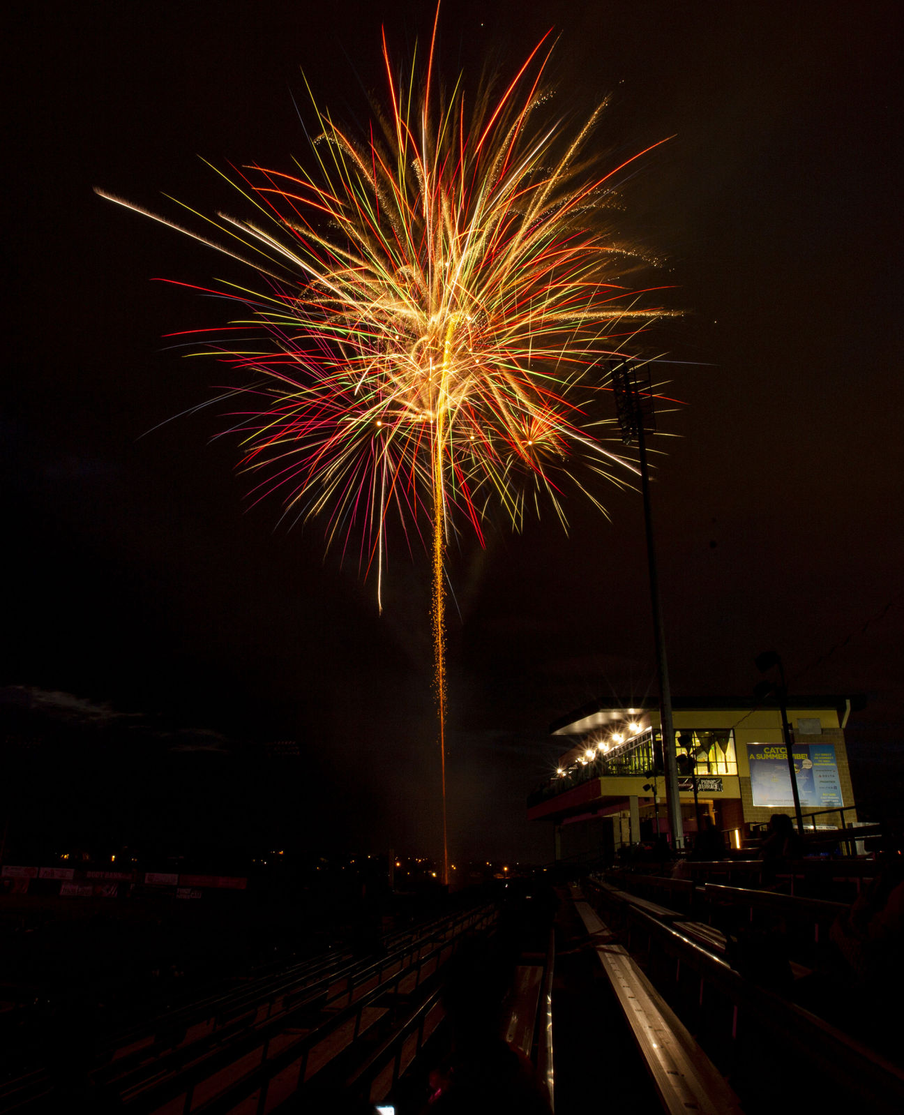 070420-news-fireworks 01.jpg